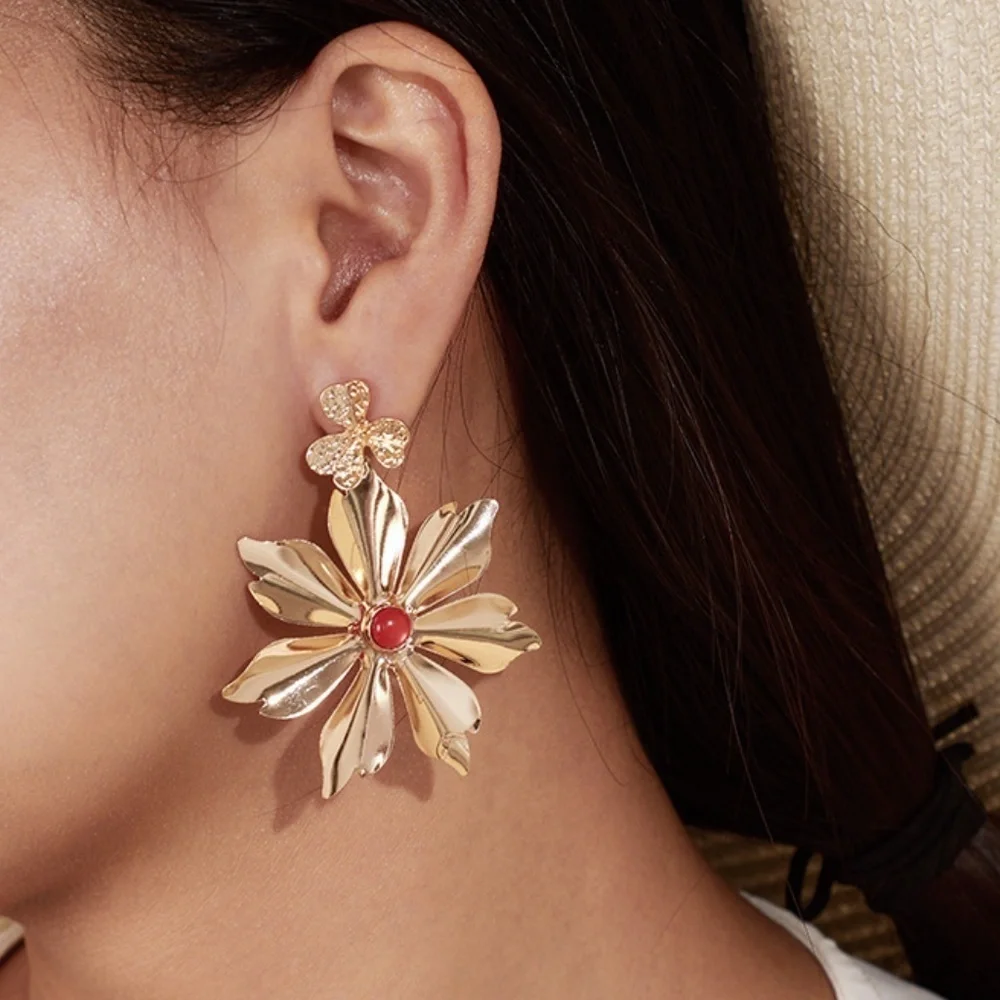 *SERAPHIMA* Gold x Red Flower Pendant Earrings